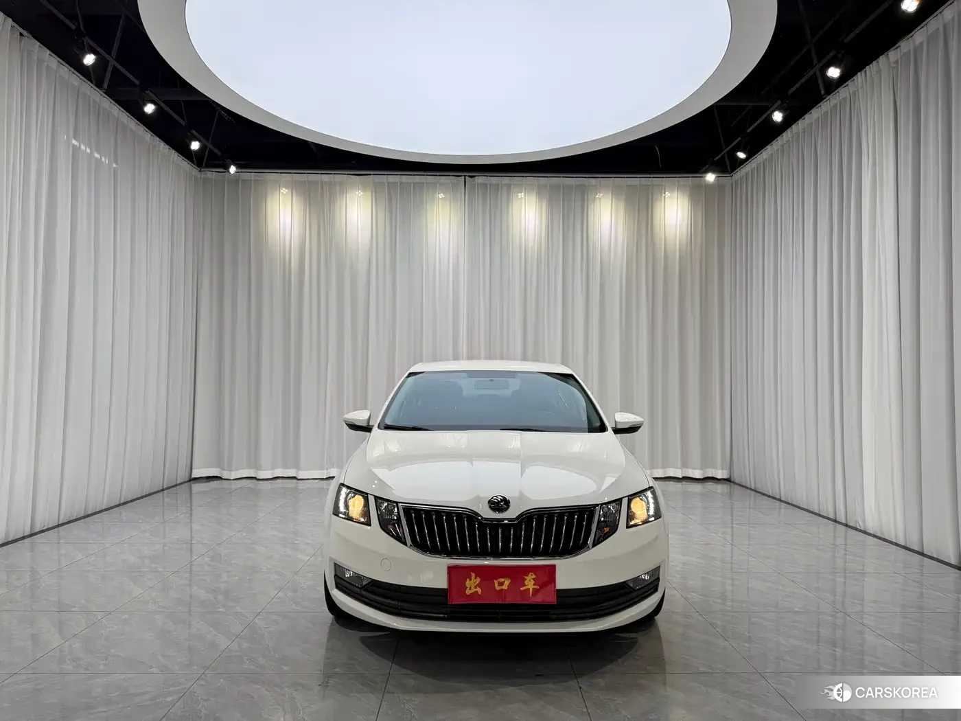 Skoda Octavia 2022 Белый из Китая, фото 3