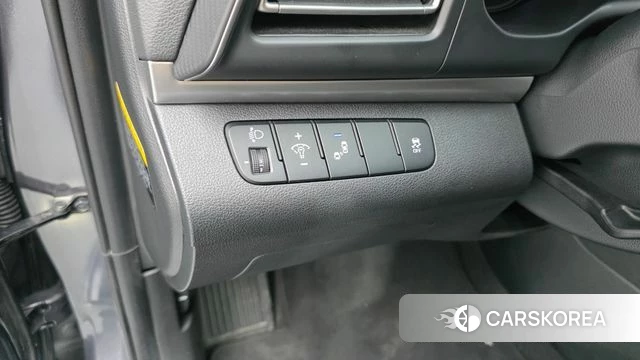 Hyundai The New Avante AD 2020 Светло-серебряный цвет из Кореи, фото 3