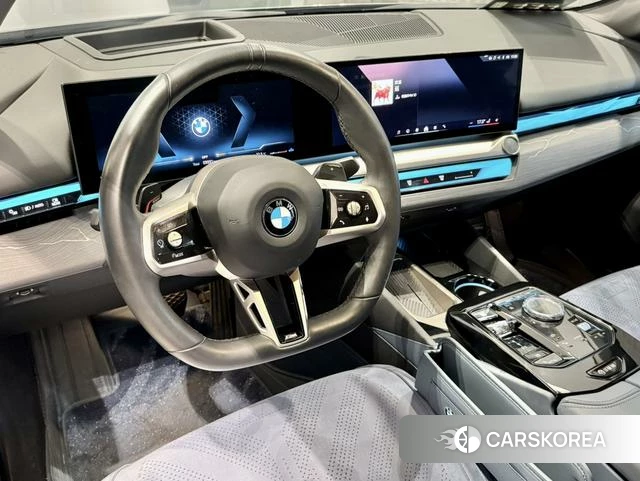 BMW 5 series 2024 Серебристо-серый из Китая, фото 3