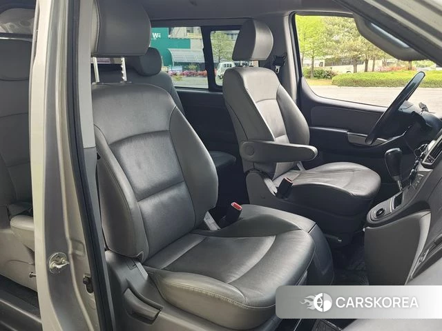 Hyundai The New Grand Starex 2018 Серебряный из Кореи, фото 3