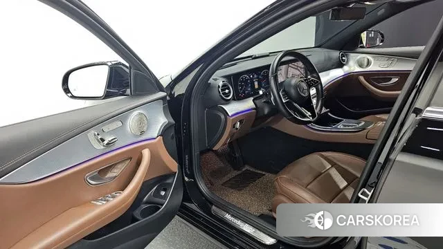 Mercedes-Benz E-Class W213 2021 Черный из Кореи, фото 3