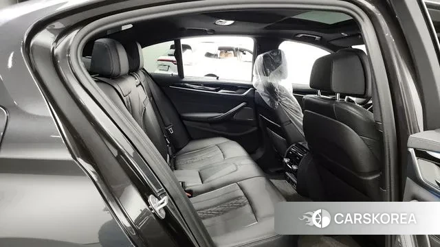 BMW 5 Series (G30) 2022 Серый из Кореи, фото 3