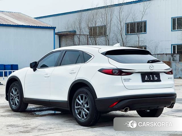 Mazda CX-4 2023 Белый из Китая, фото 3