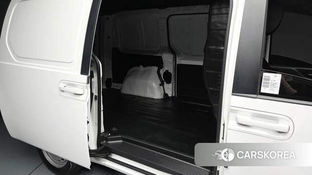 Hyundai Staria 2022 Белый из Кореи, фото 3