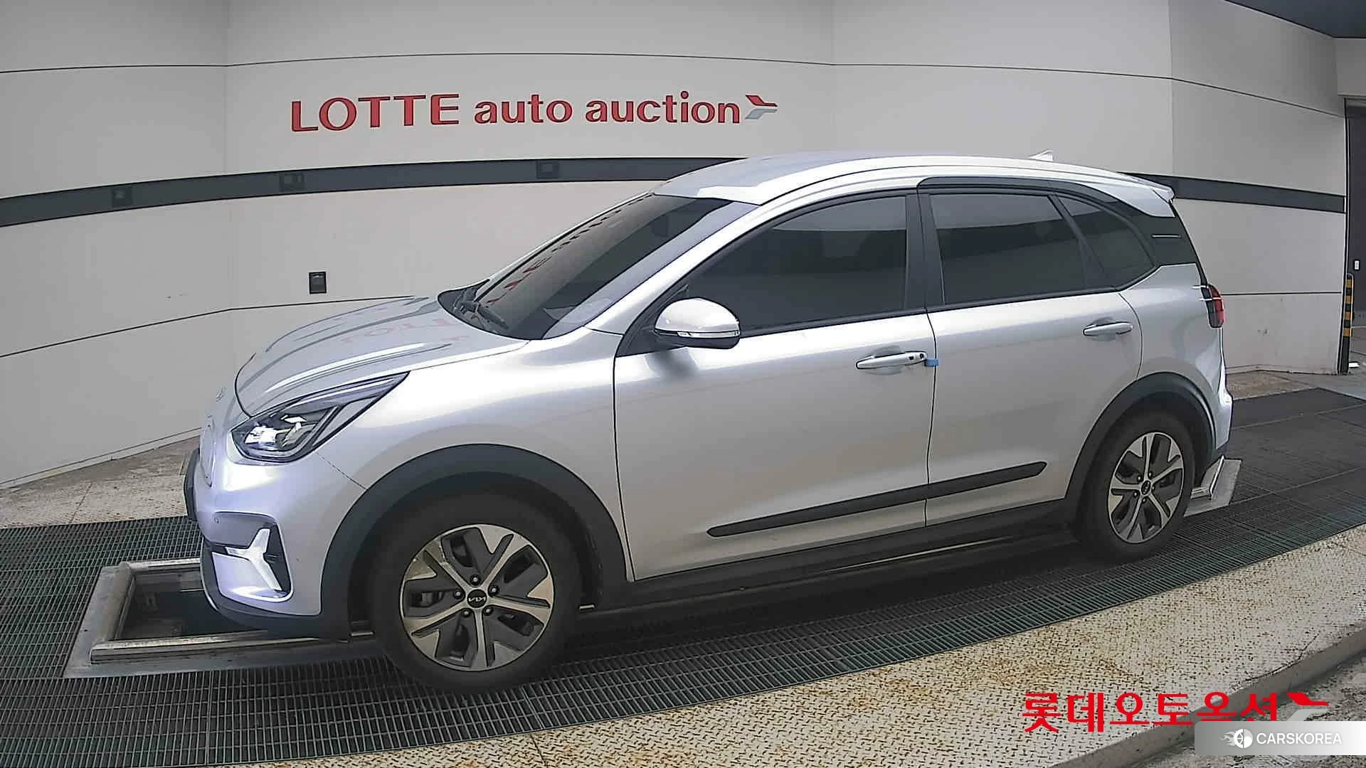 Kia Niro Plus 2023 Sparkling Silver из Кореи, фото 3