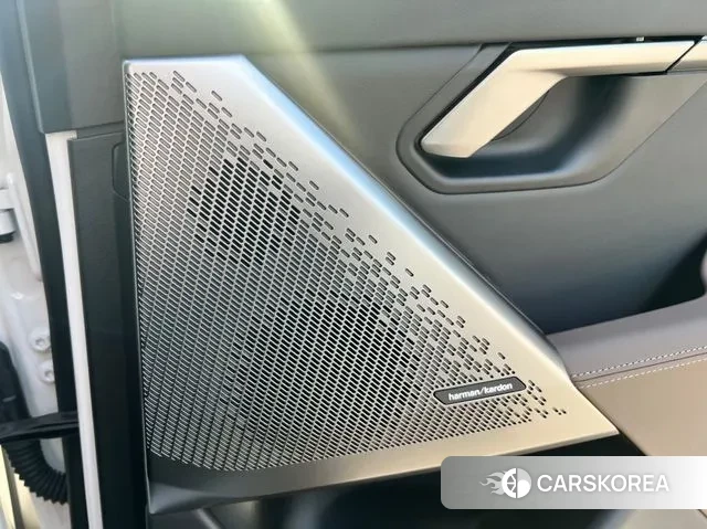 BMW 5 Series (G60) 2023 Белый из Кореи, фото 3