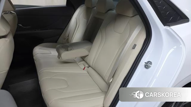 Hyundai The New Avante (CN7) 2024 Белый из Кореи, фото 3