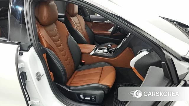 BMW 8 Series (G15) 2025 Белый из Кореи, фото 3