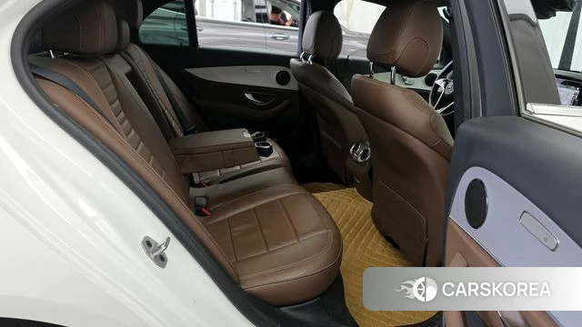 Mercedes-Benz E-Class W213 2021 Белый из Кореи, фото 3