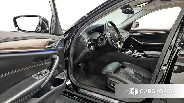 BMW 5 Series (G30) 2018 Черный из Кореи, фото 3