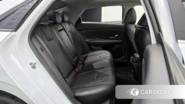 Hyundai The New Avante (CN7) 2024 Белый из Кореи, фото 3