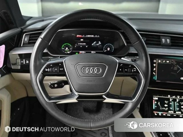 Audi e-Tron 2020 Белый из Кореи, фото 3