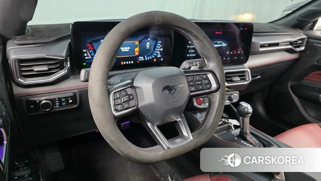Ford Mustang 7th Generation 2024 Белый из Кореи, фото 3