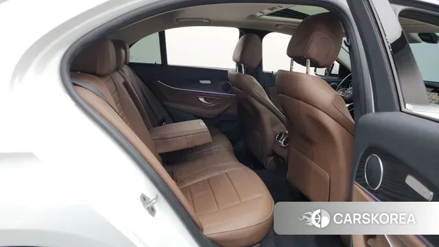 Mercedes-Benz E-Class W213 2020 Белый из Кореи, фото 3