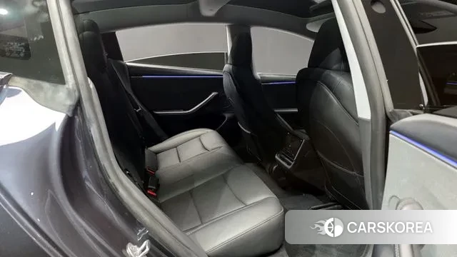 Tesla Model 3 2025 Серый из Кореи, фото 3