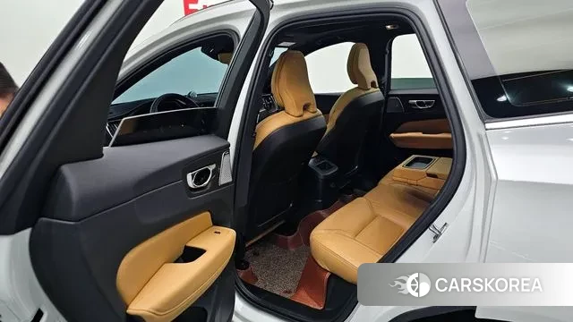 Volvo XC60 second Generation 2020 Белый из Кореи, фото 3