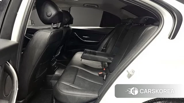 BMW 3 Series (F30) 2018 Белый из Кореи, фото 3