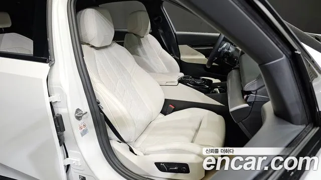 BMW 5 Series (G60) 2024 Белый из Кореи, фото 3