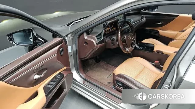 Lexus ES300h 7th generation 2020 Серебристо-серый из Кореи, фото 3