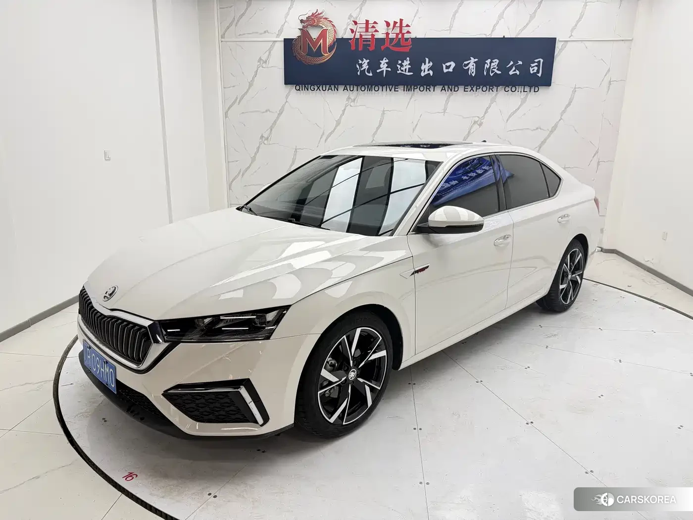 Skoda Octavia 2022 Белый из Китая, фото 3