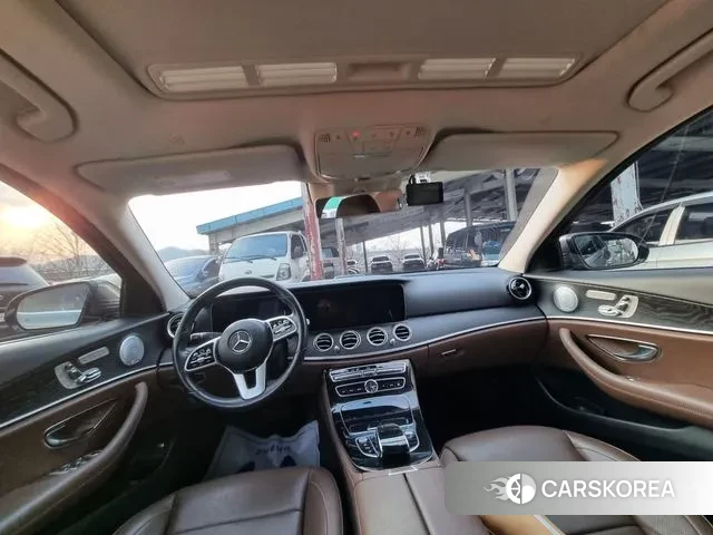 Mercedes-Benz E-Class W213 2018 Серый из Кореи, фото 3