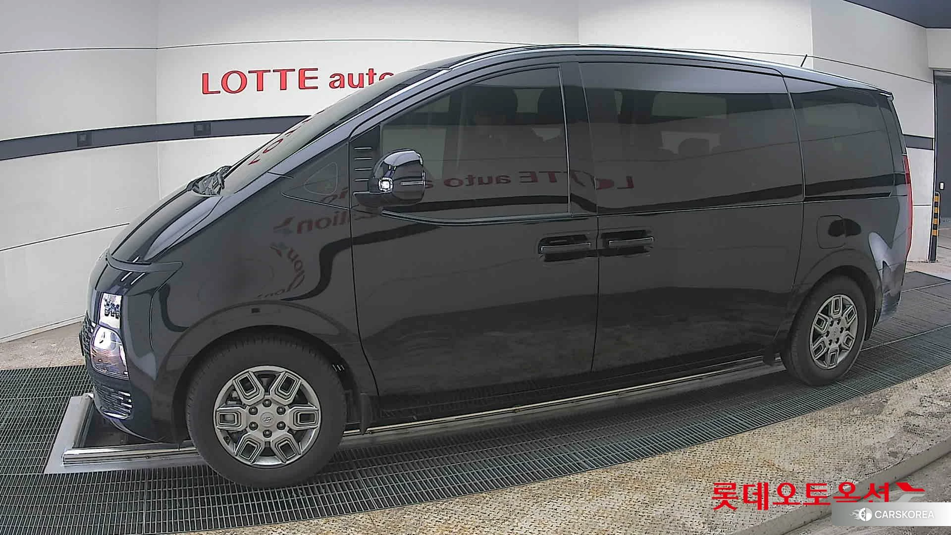 Hyundai Staria 2023 Abyss Black Pearl из Кореи, фото 3