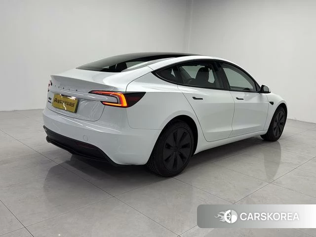 Tesla Model 3 2025 Белый из Китая, фото 3