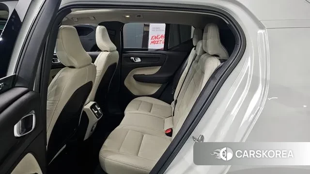 Volvo XC40 2022 Белый из Кореи, фото 3