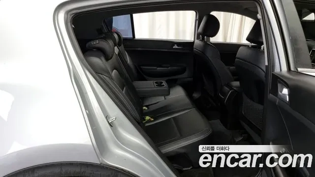 Kia Sportage The Bold 2021 Серебряный из Кореи, фото 3