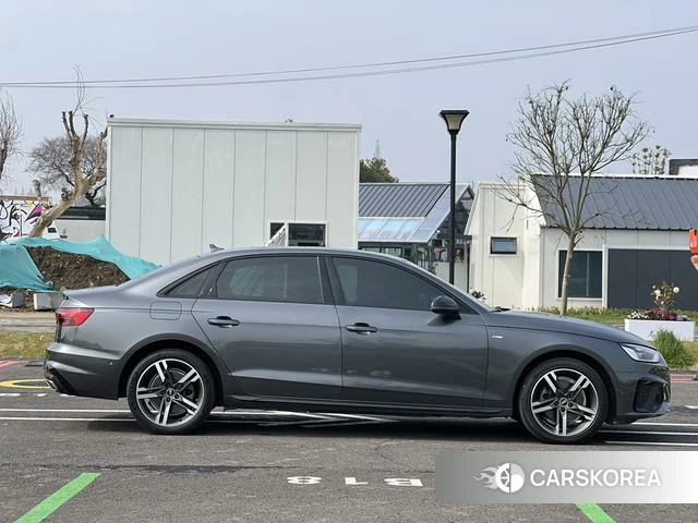 Audi A4L 2022 Темно-серый из Китая, фото 3