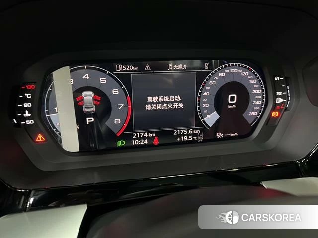 Audi A3 2026 Серебристо-серый из Китая, фото 3