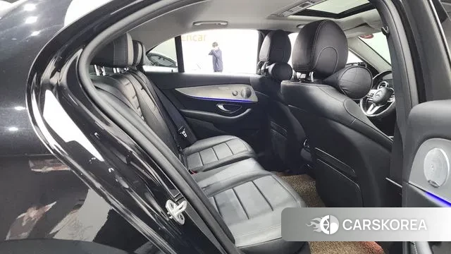 Mercedes-Benz E-Class W213 2019 Черный из Кореи, фото 3