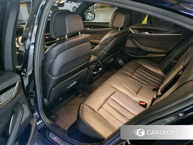 BMW 5 Series (G30) 2023 Черный из Кореи, фото 3