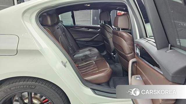 BMW 5 Series (G30) 2018 Белый из Кореи, фото 3