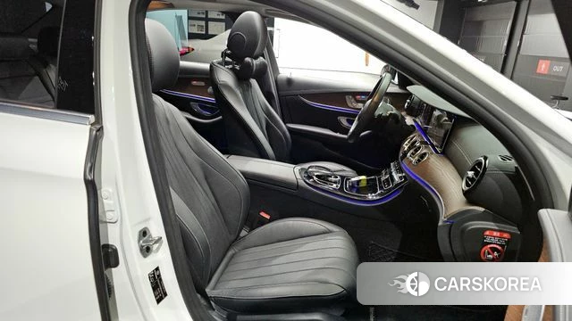 Mercedes-Benz E-Class W213 2019 Белый из Кореи, фото 3