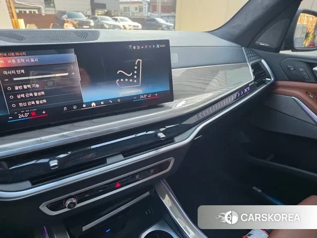 BMW X7 (G07) 2024 Черный из Кореи, фото 3