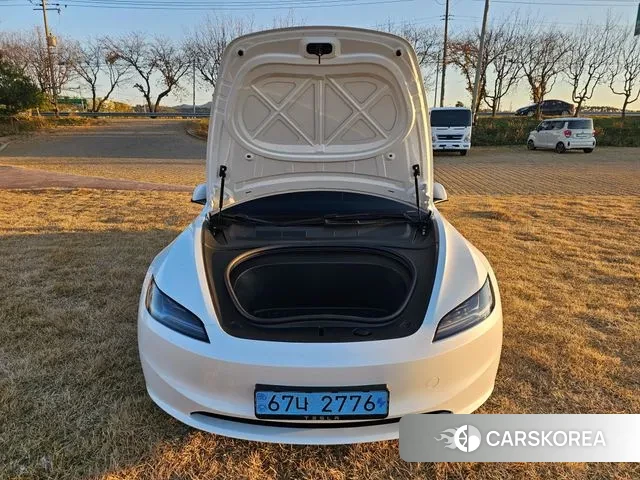 Tesla Model 3 2024 Белый из Кореи, фото 3
