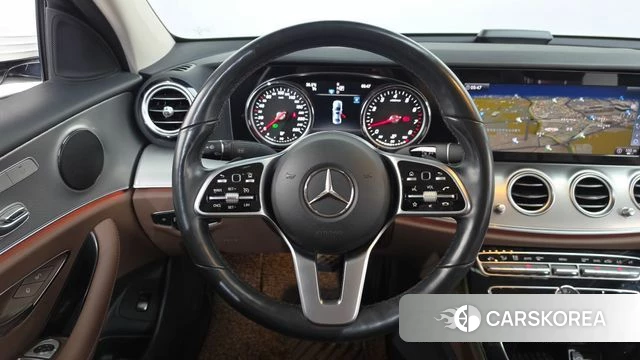 Mercedes-Benz E-Class W213 2018 Белый из Кореи, фото 3