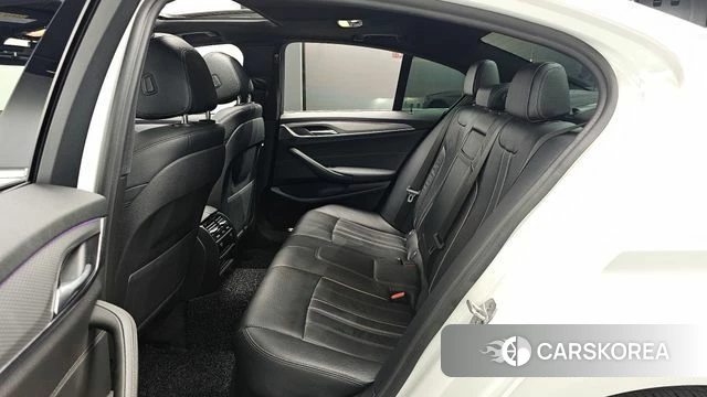 BMW 5 Series (G30) 2018 Белый из Кореи, фото 3