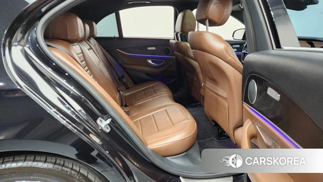 Mercedes-Benz E-Class W213 2023 Черный из Кореи, фото 3