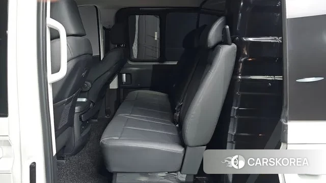 Hyundai Staria 2023 Белый из Кореи, фото 3