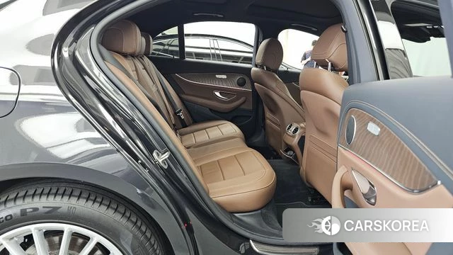 Mercedes-Benz E-Class W213 2023 Черный из Кореи, фото 3