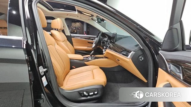 BMW 5 Series (G30) 2021 Черный из Кореи, фото 3