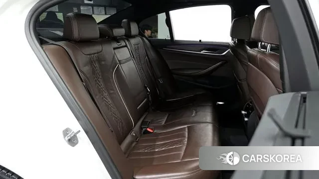 BMW 5 Series (G30) 2018 Белый из Кореи, фото 3