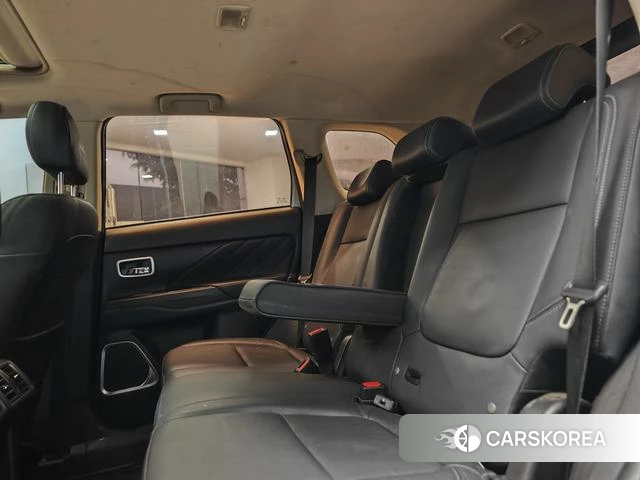 Mitsubishi  Outlander 2019 Белый из Китая, фото 3