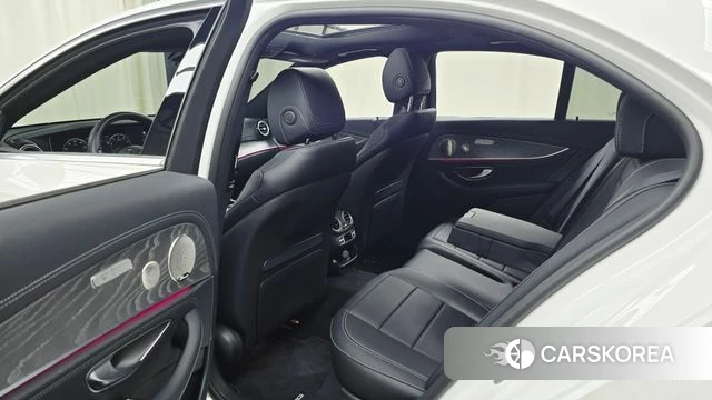 Mercedes-Benz E-Class W213 2022 Белый из Кореи, фото 3