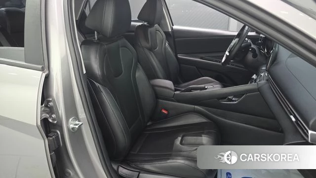 Hyundai Avante (CN7) 2022 Серебристо-серый из Кореи, фото 3