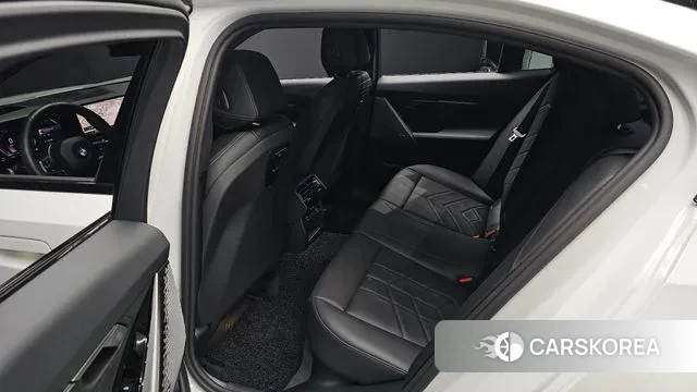 BMW 5 Series (G60) 2025 Белый из Кореи, фото 3