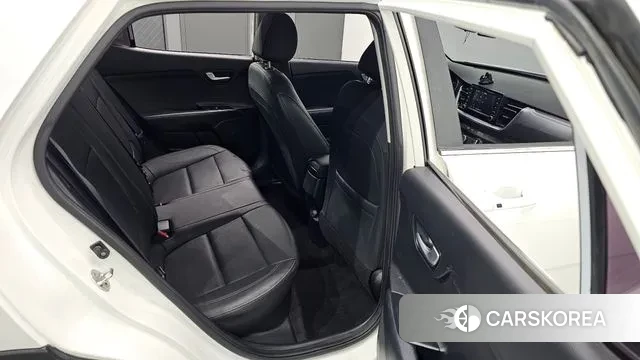 Kia Stonic 2019 Белый из Кореи, фото 3