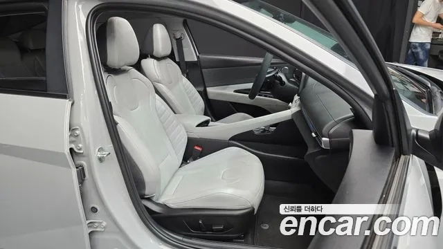 Hyundai Avante (CN7) 2022 Серебристо-серый из Кореи, фото 3